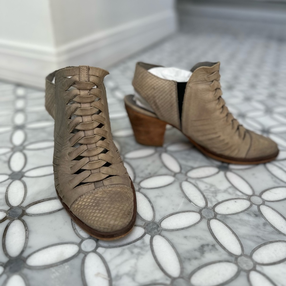 Free People Woven Leather Ankle Boots, Booties grey/tan size 37/ 6.5